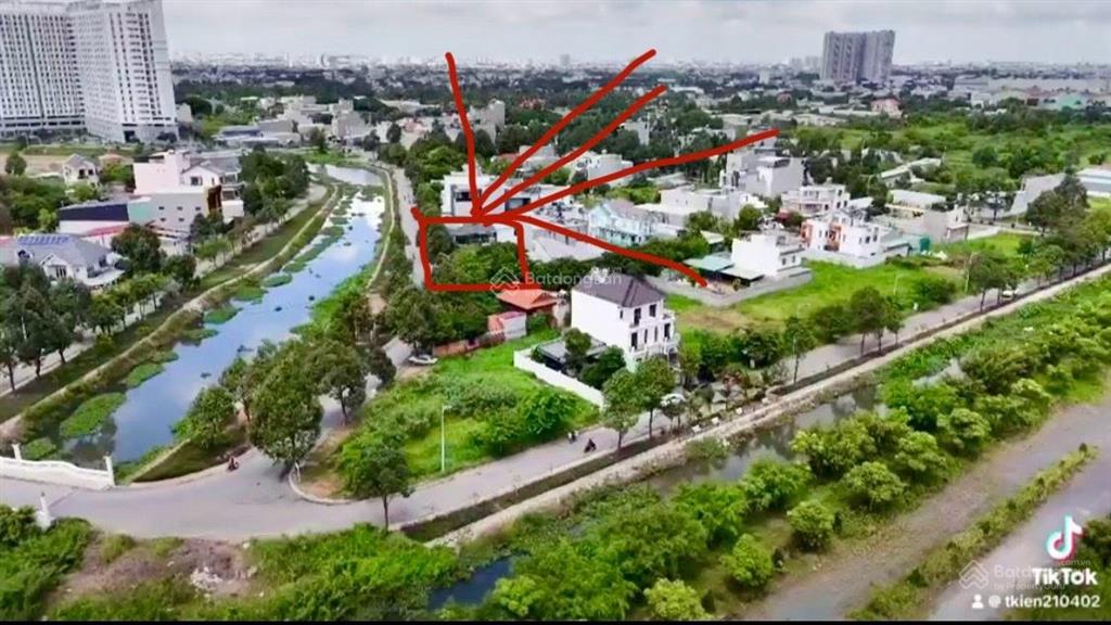 Chủ bán gấp lô đất biệt thự 200m2 mặt tiền sông  có bờ kè trước nhà đẹp thoáng mát  chỉ 9 tỷ 8