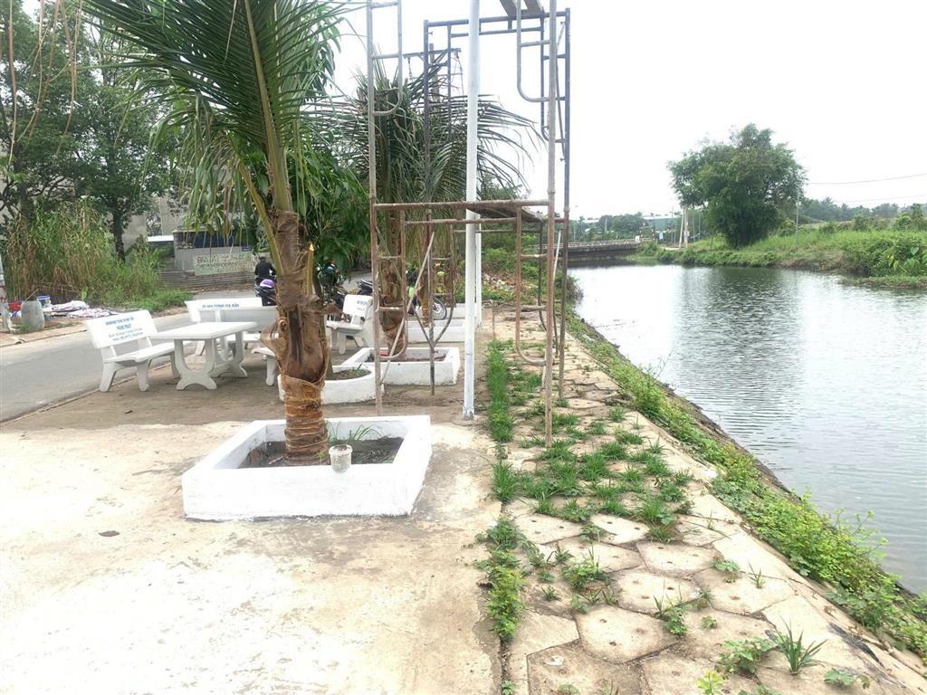 Bán lô đất biệt thự ngay sát đường chính bờ sông  vị trí kinh doanh  220m2 bán 8tỷ8 tl chính chủ