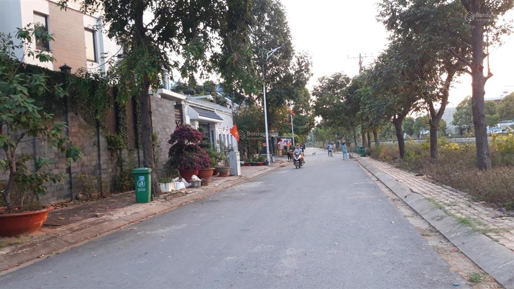 Bán lô liền kề 6x23m full thổ cư mặt tiền đường sông 12m 6,1 tỷ ngay ql13 bv hạnh phúc hồ chí minh