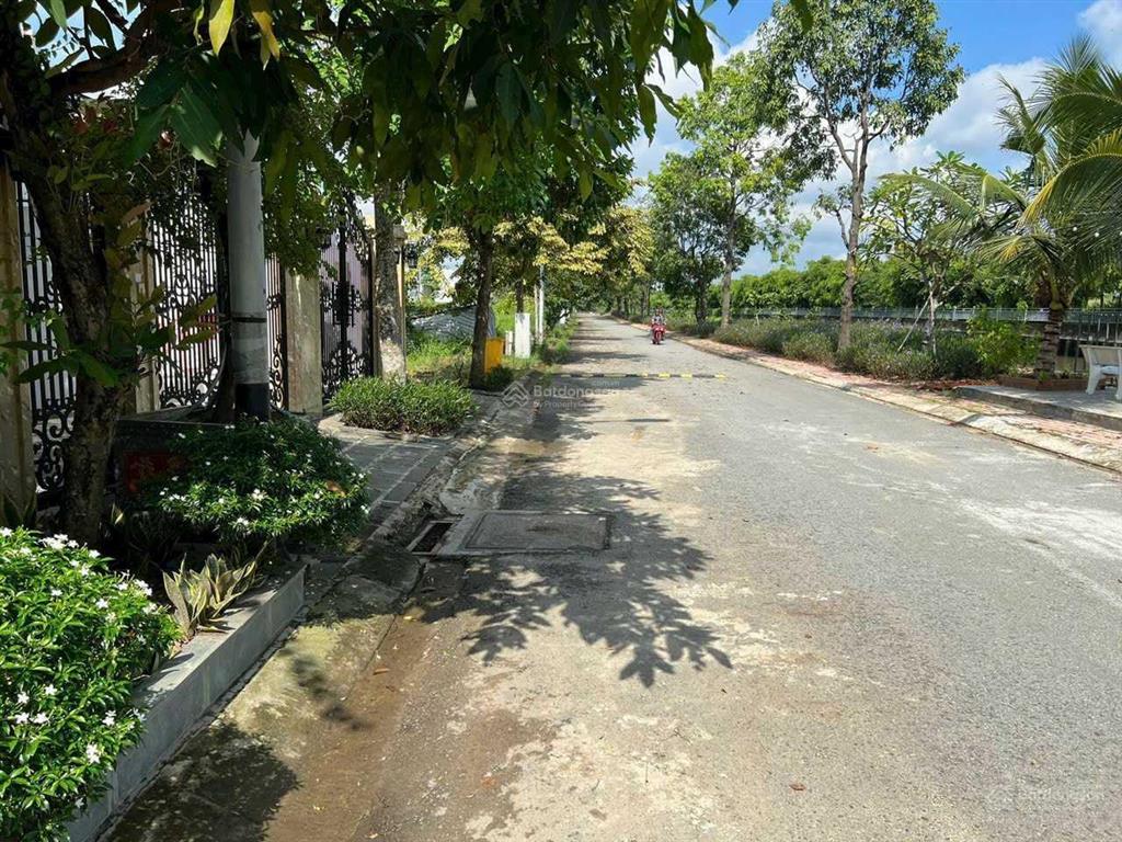 Bán lô liền kề 6x23m full thổ cư mặt tiền đường sông 12m 6,1 tỷ ngay ql13 bv hạnh phúc hồ chí minh
