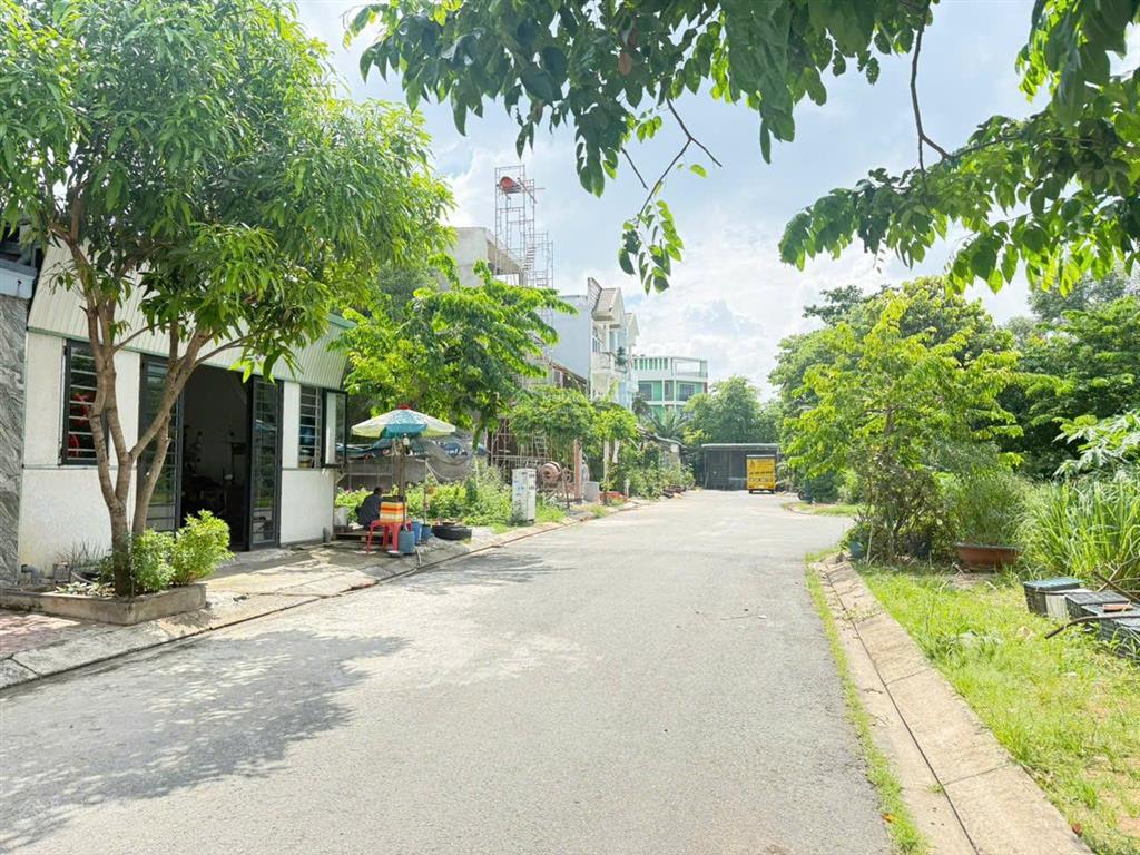 Chủ bán lỗ lô đất mặt tiền đường 138m2 chỉ 5ty350 ngay kdc sát chợ đầu mối thủ đức