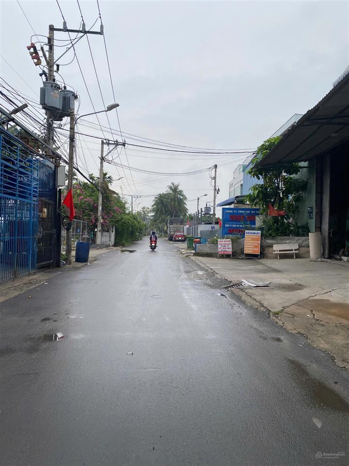 Chủ hạ 700tr bán lô đất mặt tiền đường  kinh doanh hoặc ở  5,5m x 25,5m ngay dìn ký sông sài gòn