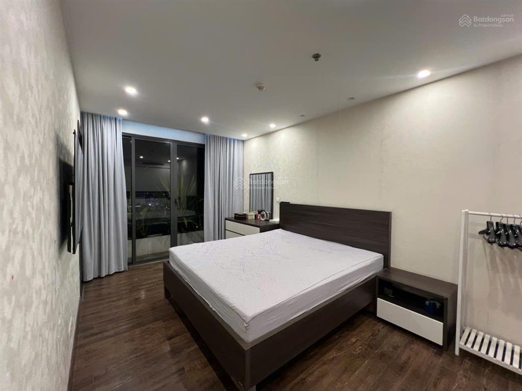 Căn góc hiếm vp4 bán đảo linh đàm 3pn, dt 144,9m², view trọn hồ, sổ đỏ