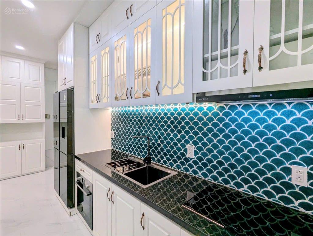 Bán nhanh căn hộ midtown m8 2 phòng ngủ full nội thất nhà đẹp giá bán 9 tỷ 750  ngay 0909 462 ***