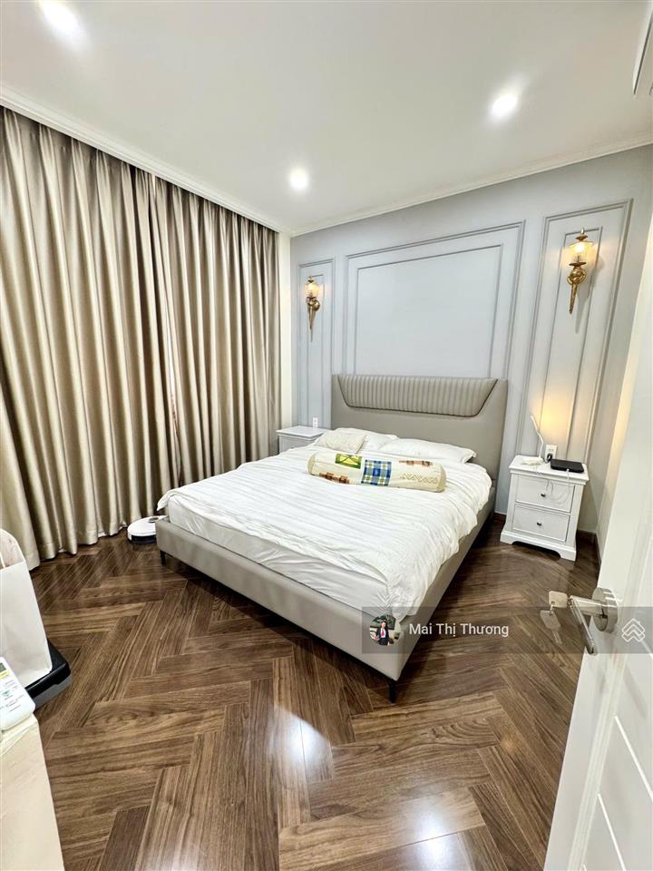 Cho thuê biệt thự phú mỹ hưng quận 7  4 phòng ngủ nhà đẹp mới, full nội thất cao cấp  090946228