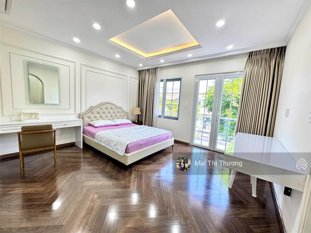 Cho thuê biệt thự phú mỹ hưng quận 7  4 phòng ngủ nhà đẹp mới, full nội thất cao cấp  090946228