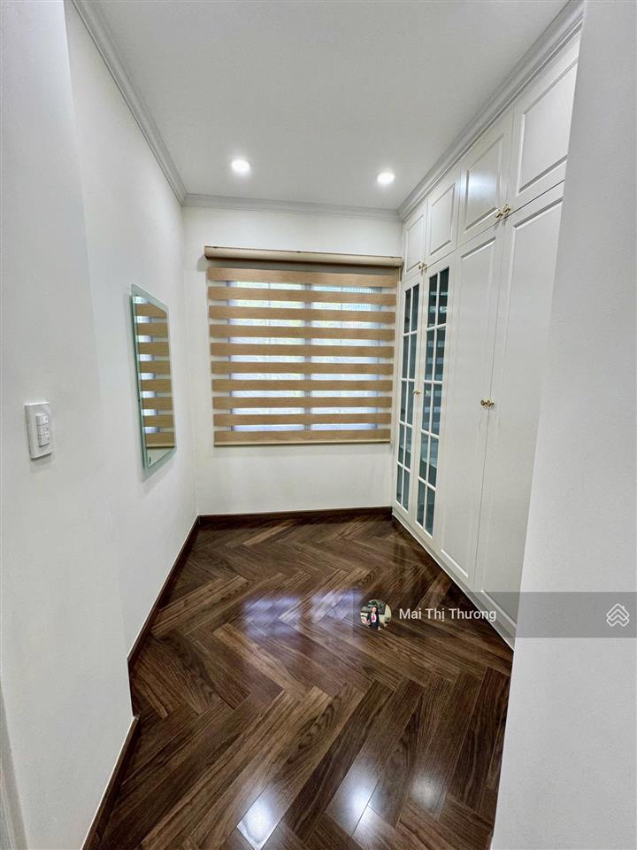 Cho thuê biệt thự phú mỹ hưng quận 7  4 phòng ngủ nhà đẹp mới, full nội thất cao cấp  090946228