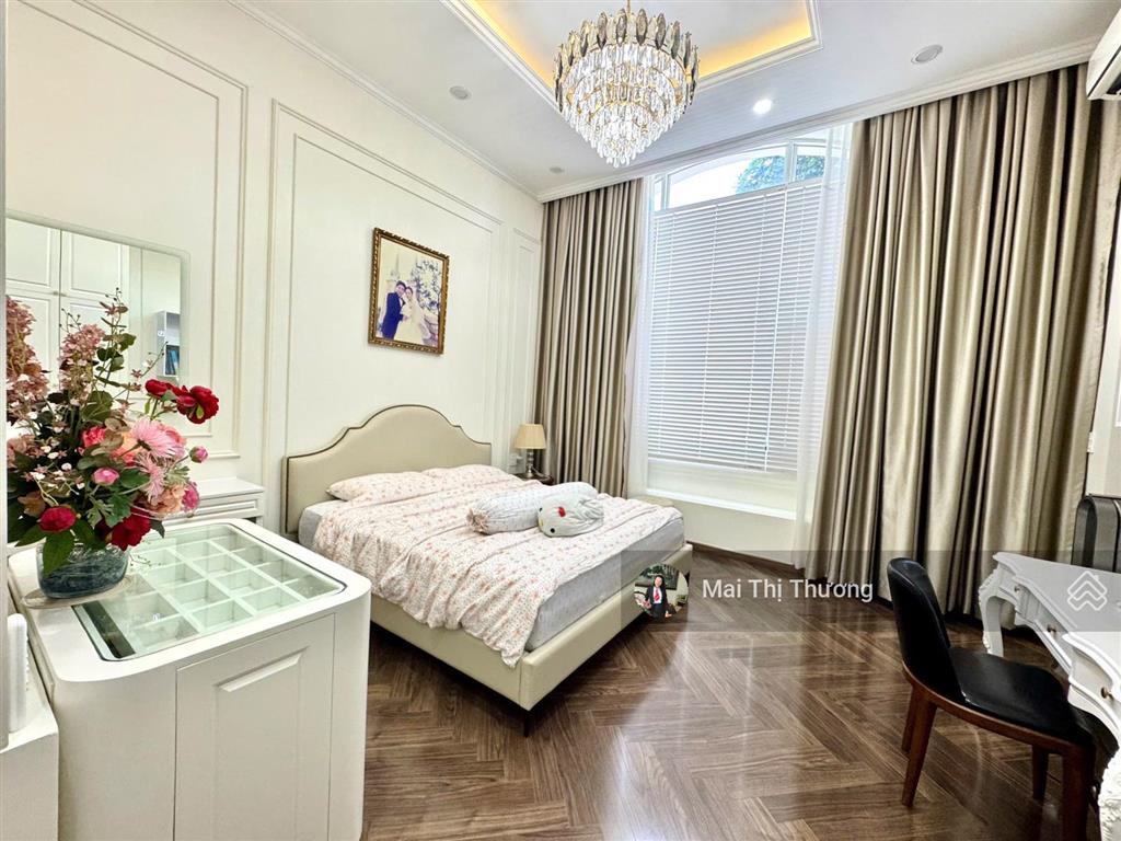 Cho thuê biệt thự phú mỹ hưng quận 7  4 phòng ngủ nhà đẹp mới, full nội thất cao cấp  090946228