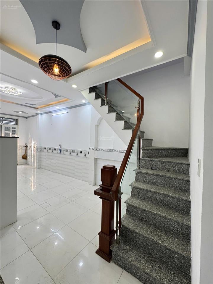 Nhà hẻm xe hơi đường nguyễ quý yêm chỉ 4,6 tỷ