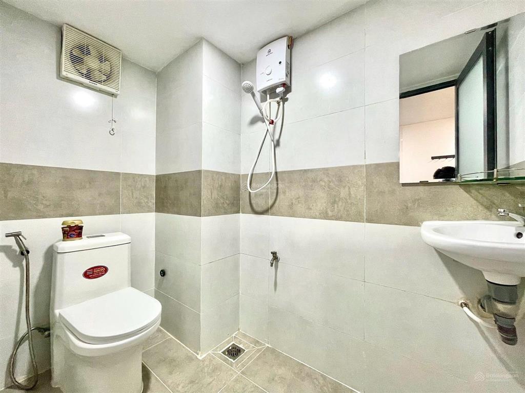 Cho thuê hệ thống căn studio cửa sổ thang máy giặt riêng full nội thất ngay trần hưng đạo quận 5