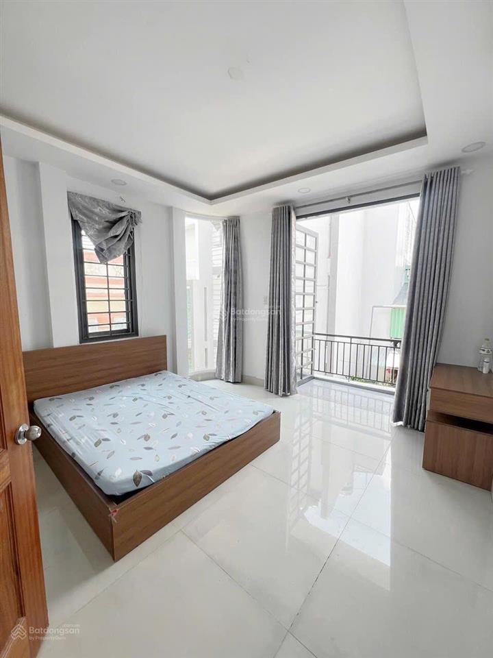 Cho thuê căn hộ studio balcon rộng thoáng tách bếp full nt ở đường cách maing tháng tám quận 10