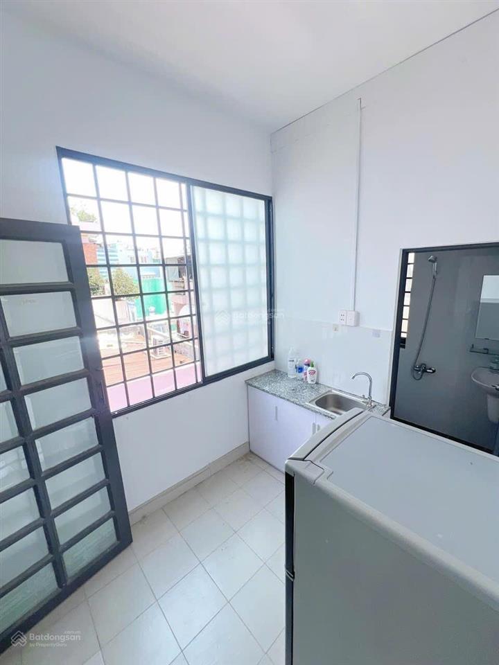 Cho thuê căn hộ studio balcon rộng thoáng tách bếp full nt ở đường cách maing tháng tám quận 10