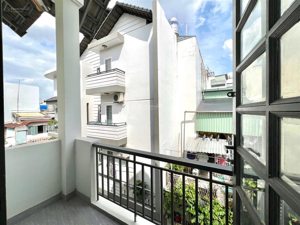 Cho thuê căn 1pn tách bếp ban công thoáng mát full nội thất ngay cách mạng tháng tám quận 10