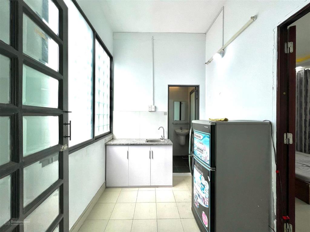 Cho thuê căn 1pn tách bếp ban công thoáng mát full nội thất ngay cách mạng tháng tám quận 10