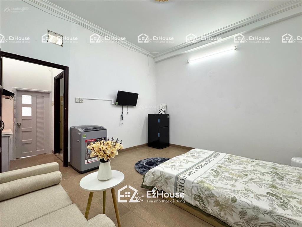 Cho thuê căn hộ 1pn tách bếp cửa sổ trời máy giặt riêng full nt ngay thành thái quận 10