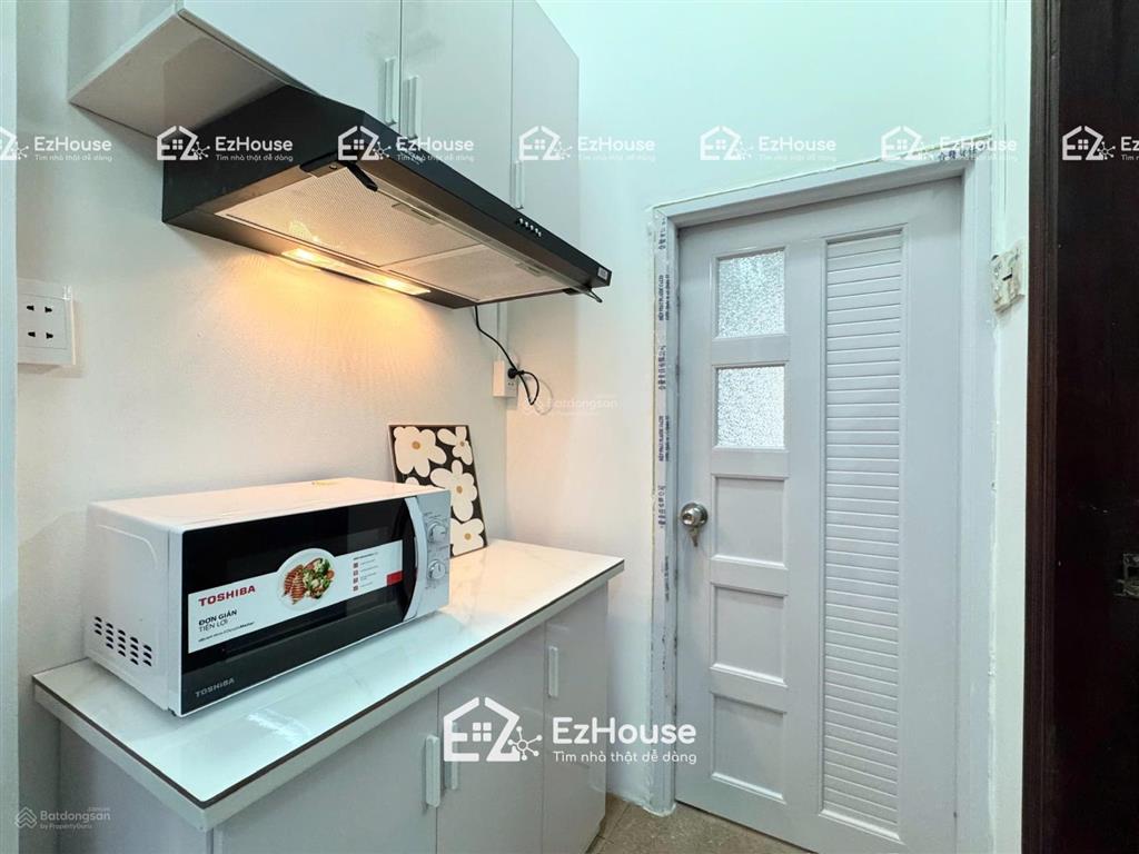 Cho thuê căn hộ 1pn tách bếp cửa sổ trời máy giặt riêng full nt ngay thành thái quận 10