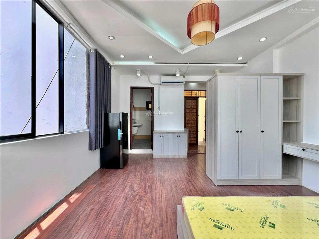 Cho thuê căn hộ studio cửa sổ lớn full nt ngay sư vạn hạnh quận 10 gần vạn hạnh mall