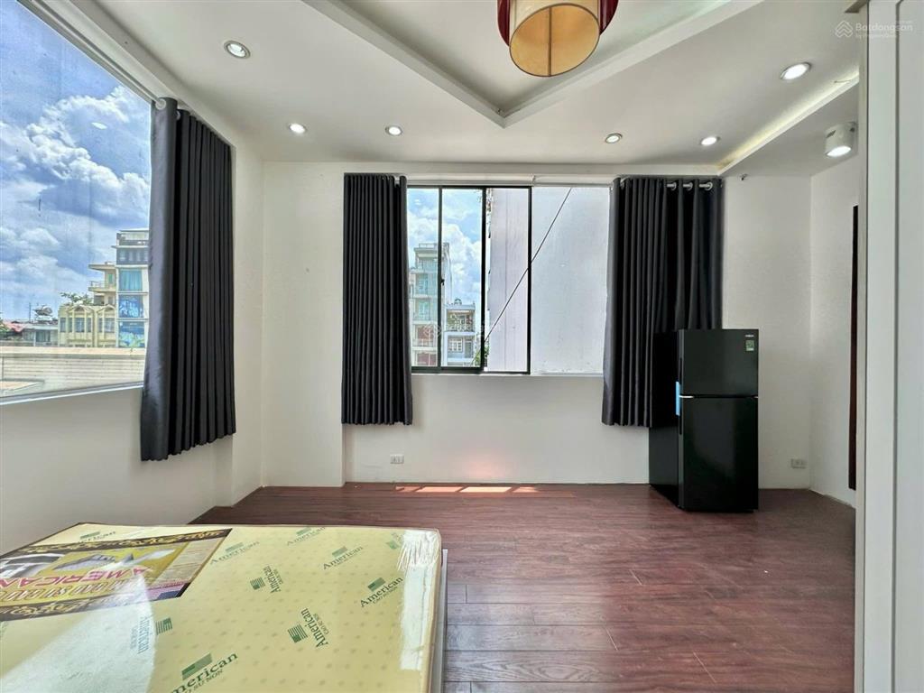 Cho thuê căn hộ studio cửa sổ lớn full nt ngay sư vạn hạnh quận 10 gần vạn hạnh mall