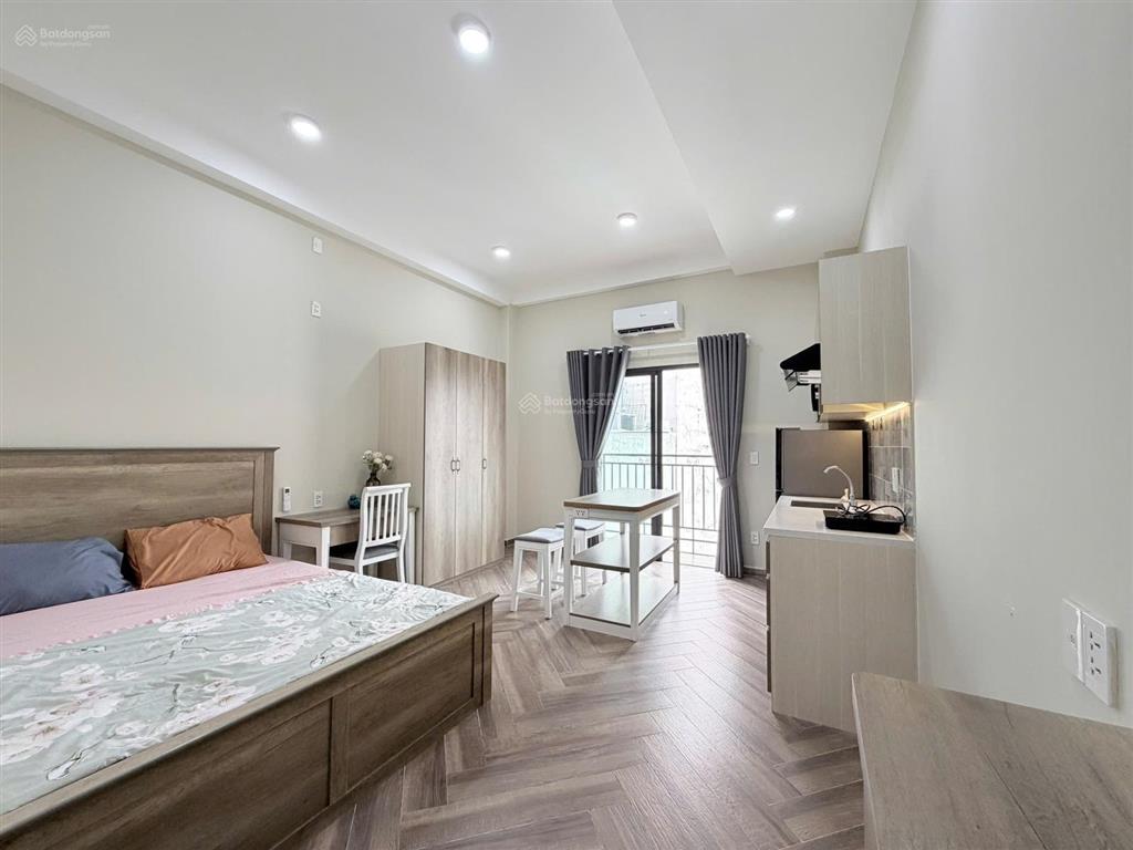 Cho thuê căn hộ studio cao cấp rộng ban công thang máy giặt riêng full mới ngay hòa hưng cmt8 q10