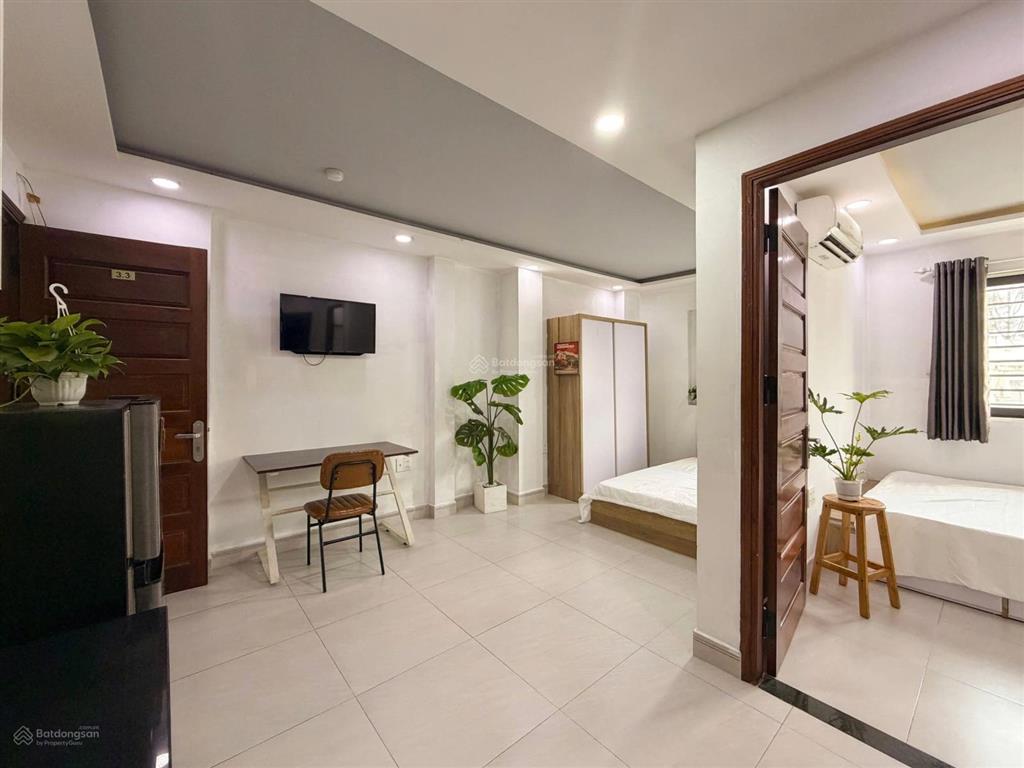 Cho thuê căn hộ 2pn1wc cửa sổ thoáng full nt thang máy bảo vệ gần đại học bách khoa ueh quận 10