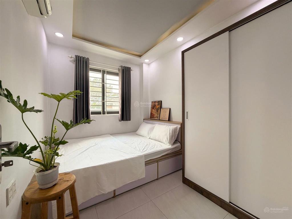 Cho thuê căn hộ 2pn1wc cửa sổ thoáng full nt thang máy bảo vệ gần đại học bách khoa ueh quận 10