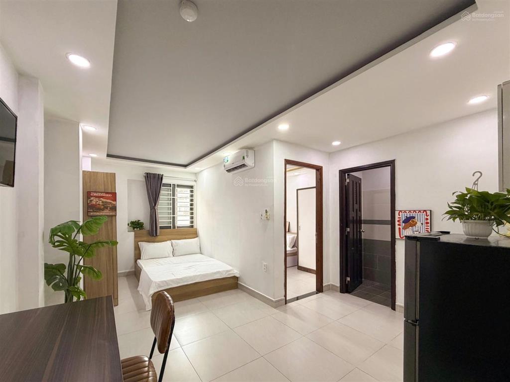 Cho thuê căn hộ 2pn1wc cửa sổ thoáng full nt thang máy bảo vệ gần đại học bách khoa ueh quận 10