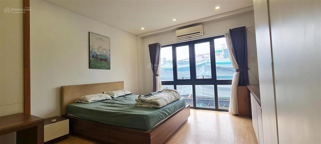 Cho thuê căn studio cửa sổ trời lớn thang máy full nt ngay trần đình xu cầu ông lãnh quận 1