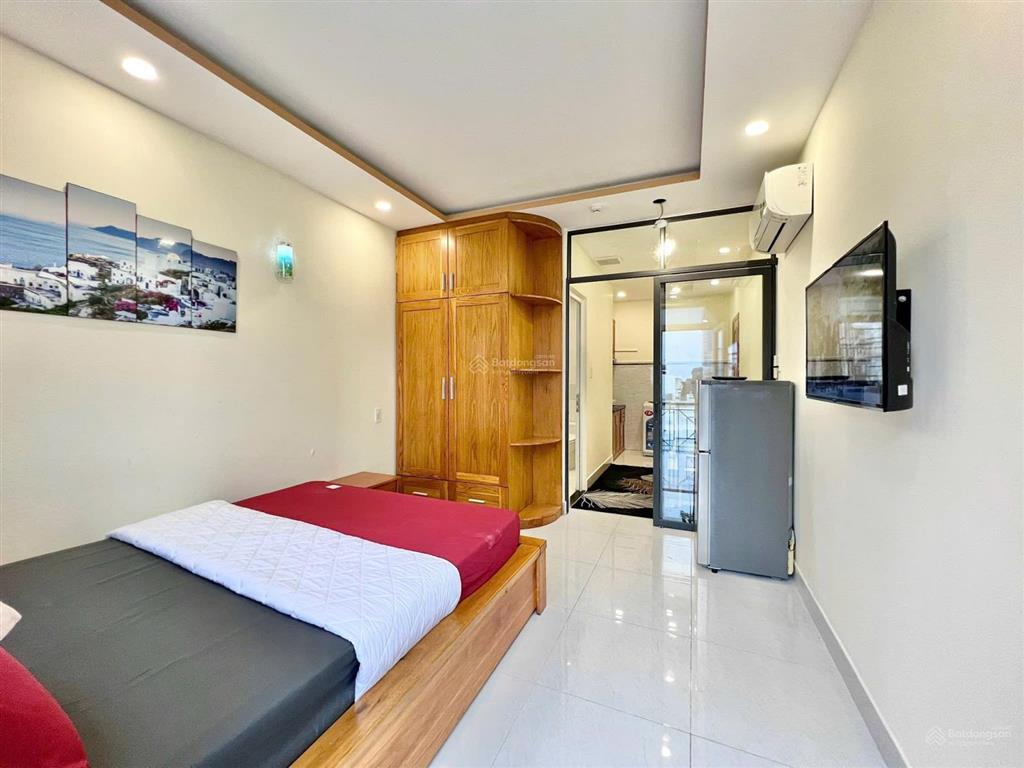 Cho thuê căn hộ 1pn tách bếp ban công thang máy giặt riêng full nt ở lê văn sỹ trần quang diệu q3