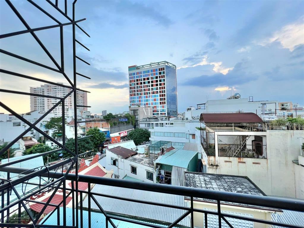 Cho thuê căn hộ 1pn tách bếp ban công thang máy giặt riêng full nt ở lê văn sỹ trần quang diệu q3