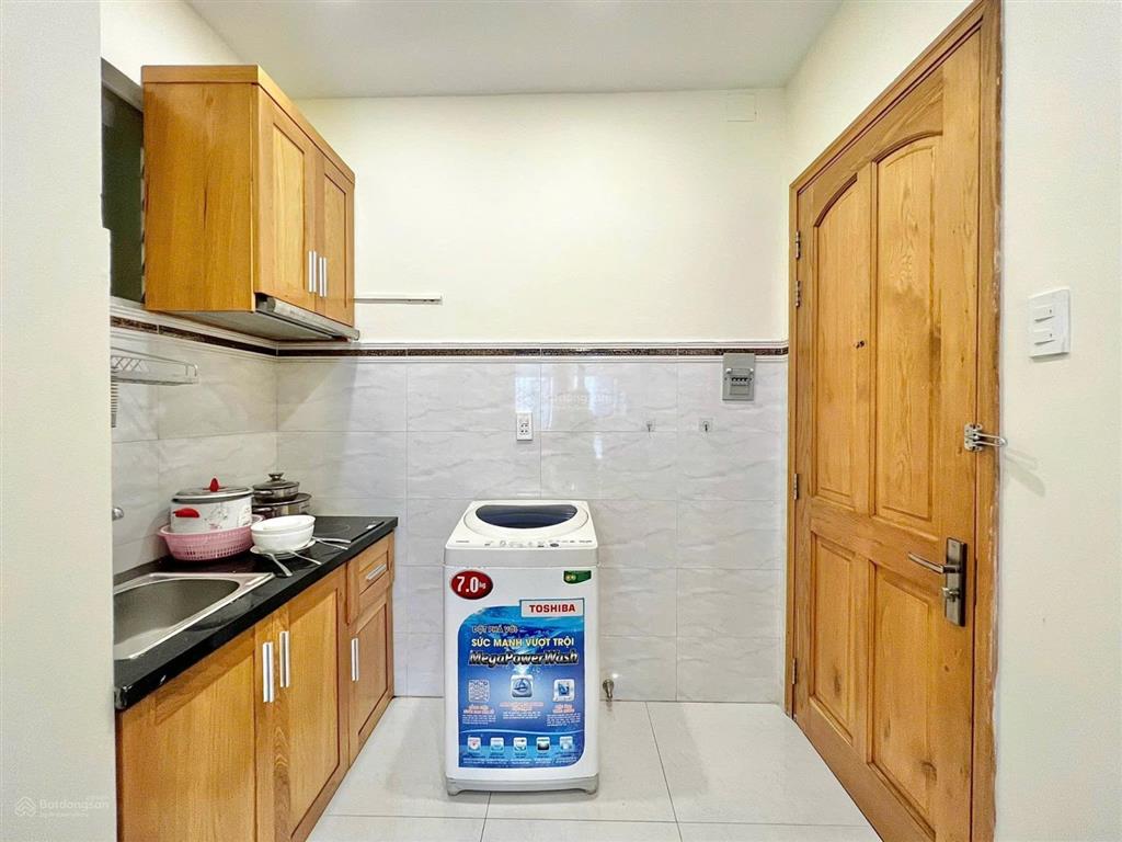 Cho thuê căn hộ 1pn tách bếp ban công thang máy giặt riêng full nt ở lê văn sỹ trần quang diệu q3