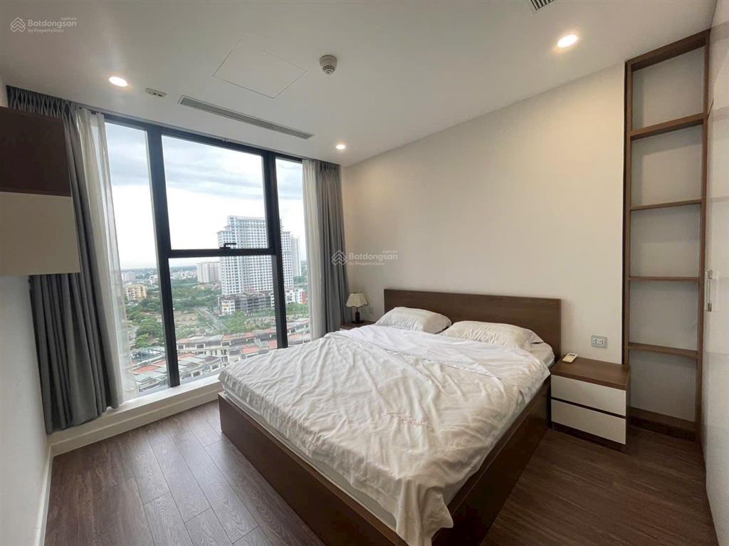 Bán căn 3pn  90m2 view cv nội khu/ full đồ/ đã có sổ/ giá bán 8.8 tỷ bao phí/  0986 558 ***