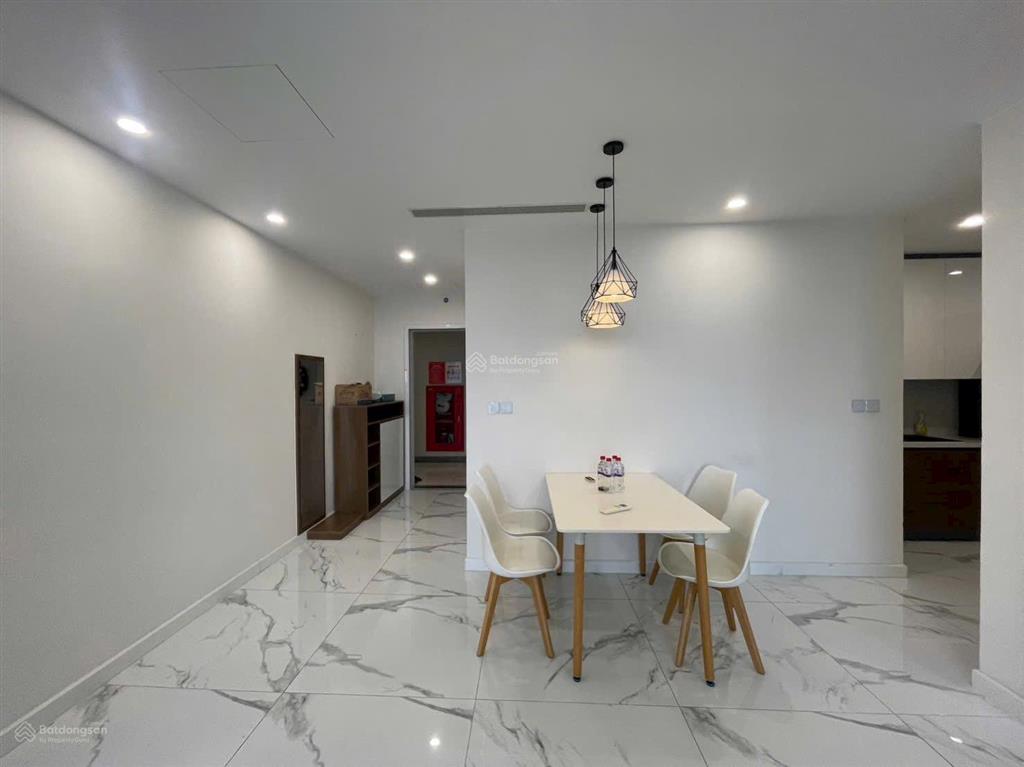 Bán căn 3pn  90m2 view cv nội khu/ full đồ/ đã có sổ/ giá bán 8.8 tỷ bao phí/  0986 558 ***