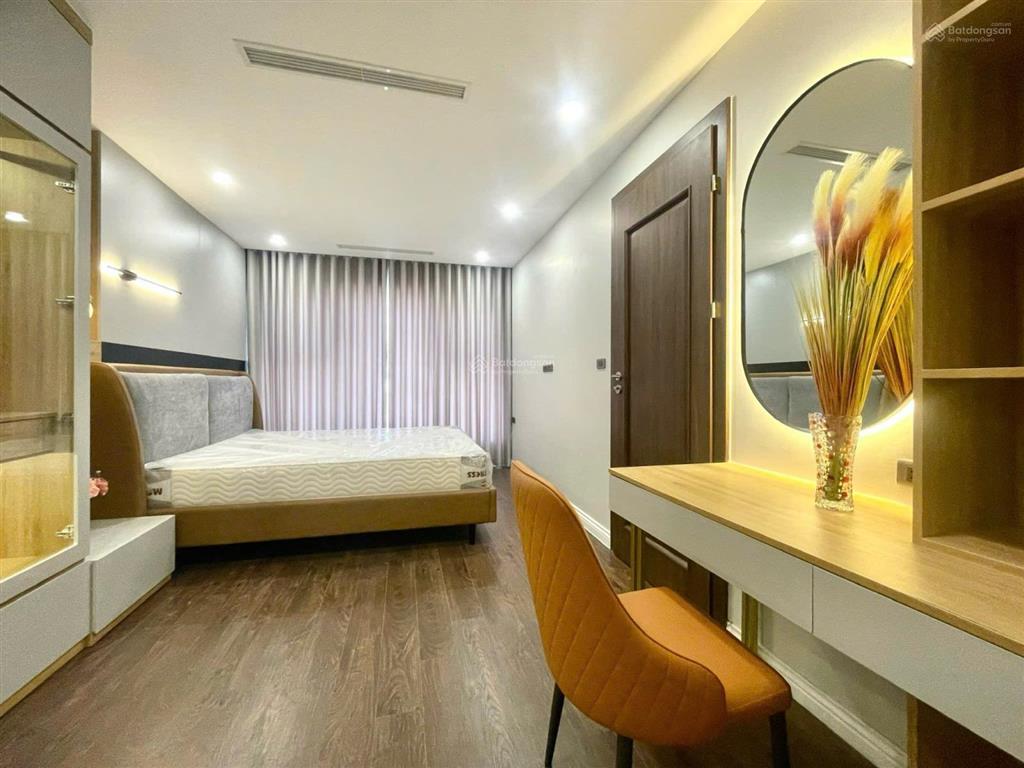 Hdi tây hồ bán căn góc 3pn view hồ tây/ đã có sổ/ nội thất nguyên bản cđt/ giá 12.070 tỷ