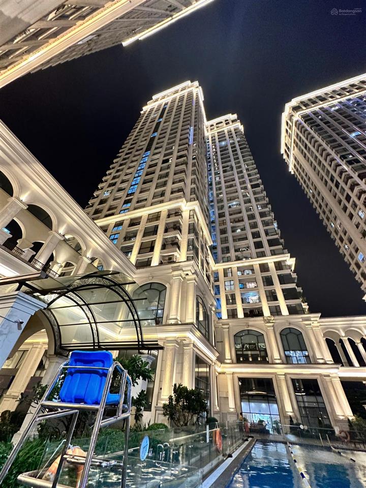 Bán căn hộ 3pn  115m2 view sông  cầu/ full đồ/ đã có sổ/ giá 12 tỷ bao phí/  0986 558 ***
