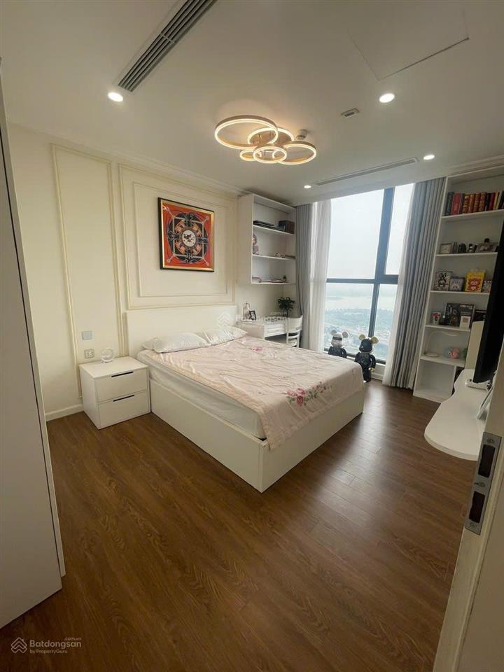 Bán căn hộ 3pn  115m2 view sông  cầu/ full đồ/ đã có sổ/ giá 12 tỷ bao phí/  0986 558 ***