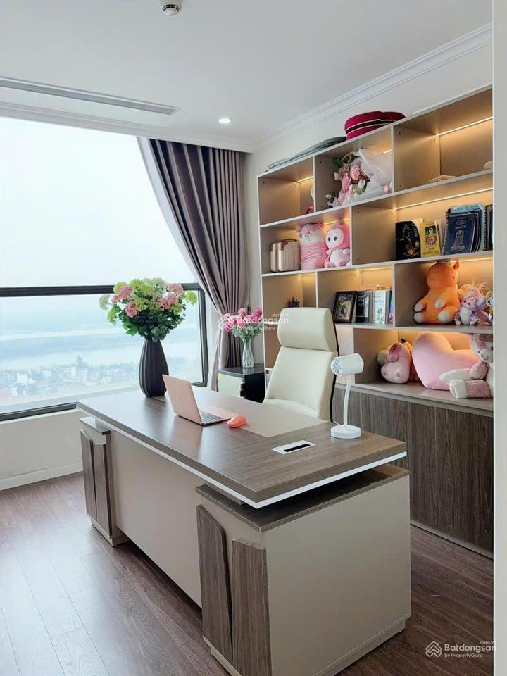 Bán căn hộ 3pn  115m2 view sông  cầu/ full đồ/ đã có sổ/ giá 12 tỷ bao phí/  0986 558 ***