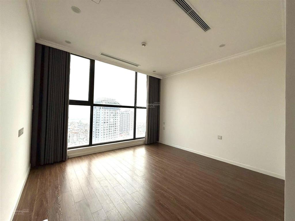 Bán căn 2pn  64m2 view sông  cầu nhật tân/ full đồ/ đã có sổ/ giá bán 6.6 tỷ/  0986 558 ***