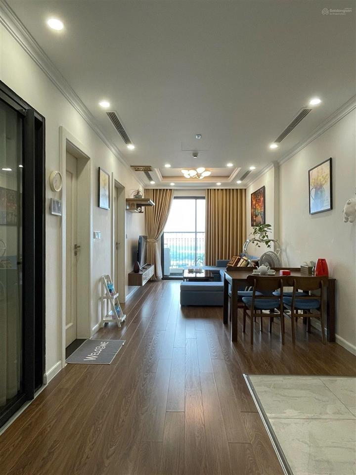Bán căn 2pn  64m2 view sông  cầu nhật tân/ full đồ/ đã có sổ/ giá bán 6.6 tỷ/  0986 558 ***