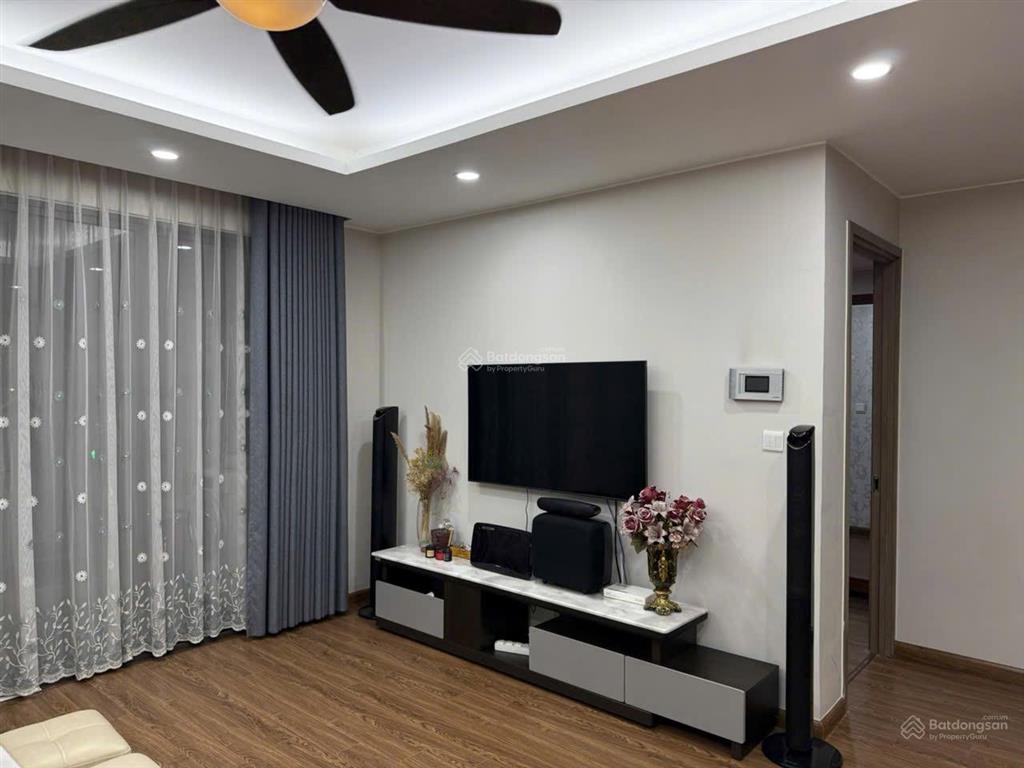 Cho thuê căn hộ 2pn/84m2 view cv 65ha/ full đồ/ giá thuê 14tr/tháng/  0986 558 ***