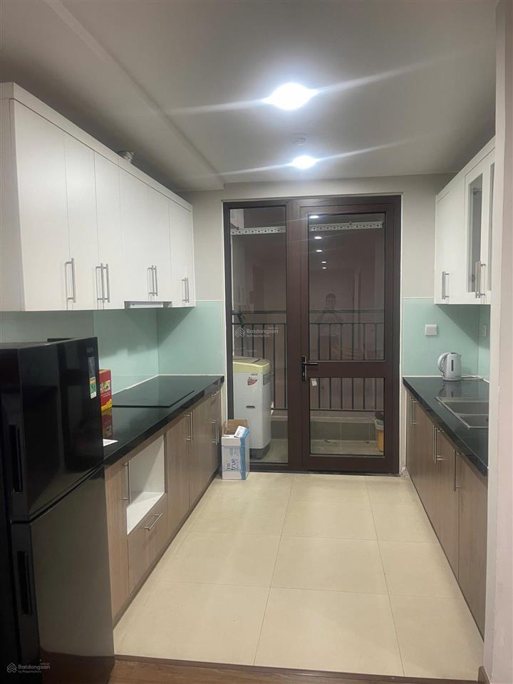 Cho thuê căn 4pn  148m2 view lotte mall & hồ tây/ full đồ/ giá 24tr/tháng/  0986 558 ***
