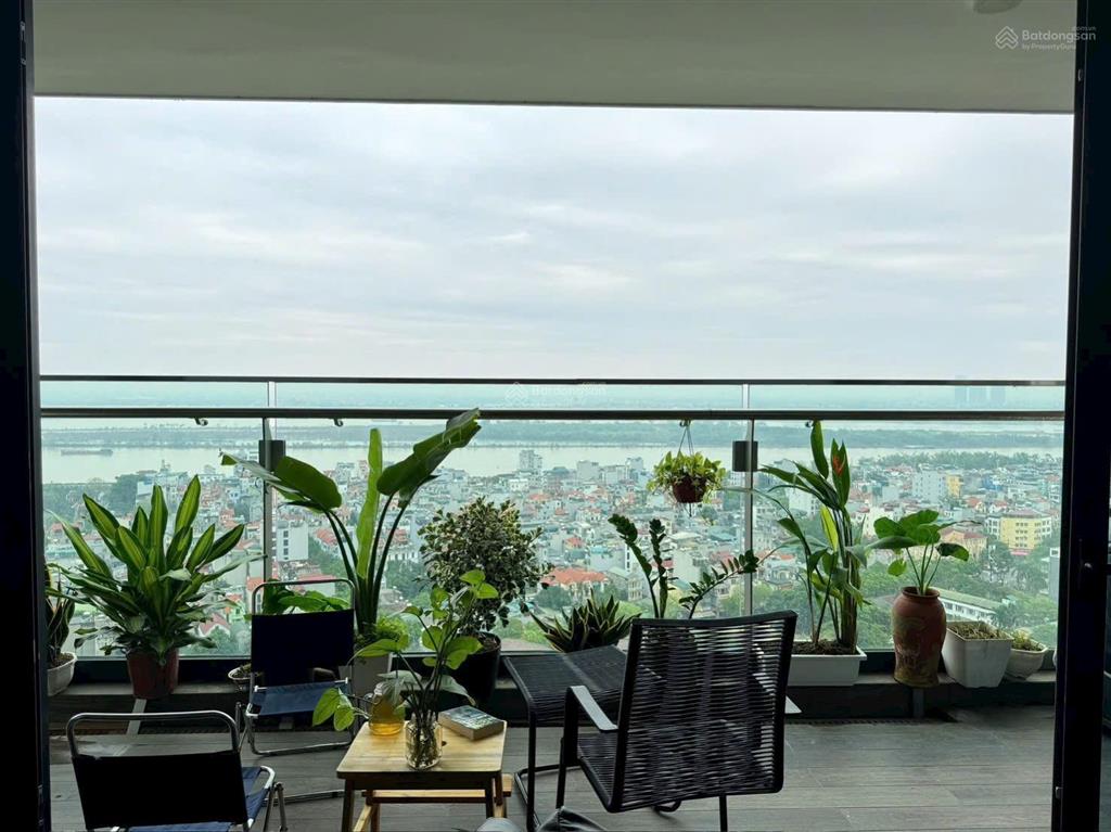Bán căn góc 3pn 1đn  160m2 view sông hồng  cầu/ full đồ/ giá bán 19.8 tỷ bao phí/  0986 558 ***