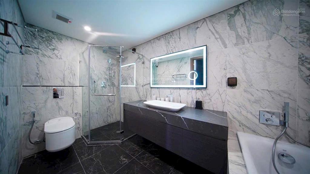 Bán căn góc 3pn 1đn  160m2 view sông hồng  cầu/ full đồ/ giá bán 19.8 tỷ bao phí/  0986 558 ***