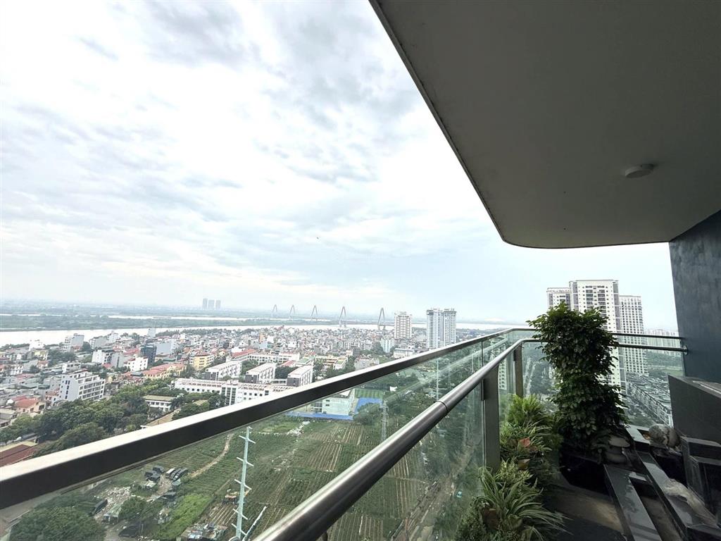 Cho thuê căn góc 3pn 160m2 view sông hồng  cầu nhật tân, full đồ, giá 45tr/th,  0986 558 ***