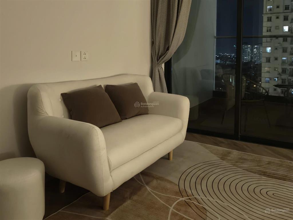 Cho thuê căn 2pn/ 95m2/ full đồ/ free dịch vụ t3/2027/ có slot ô tô/ giá 24tr/th/  0986 558 ***