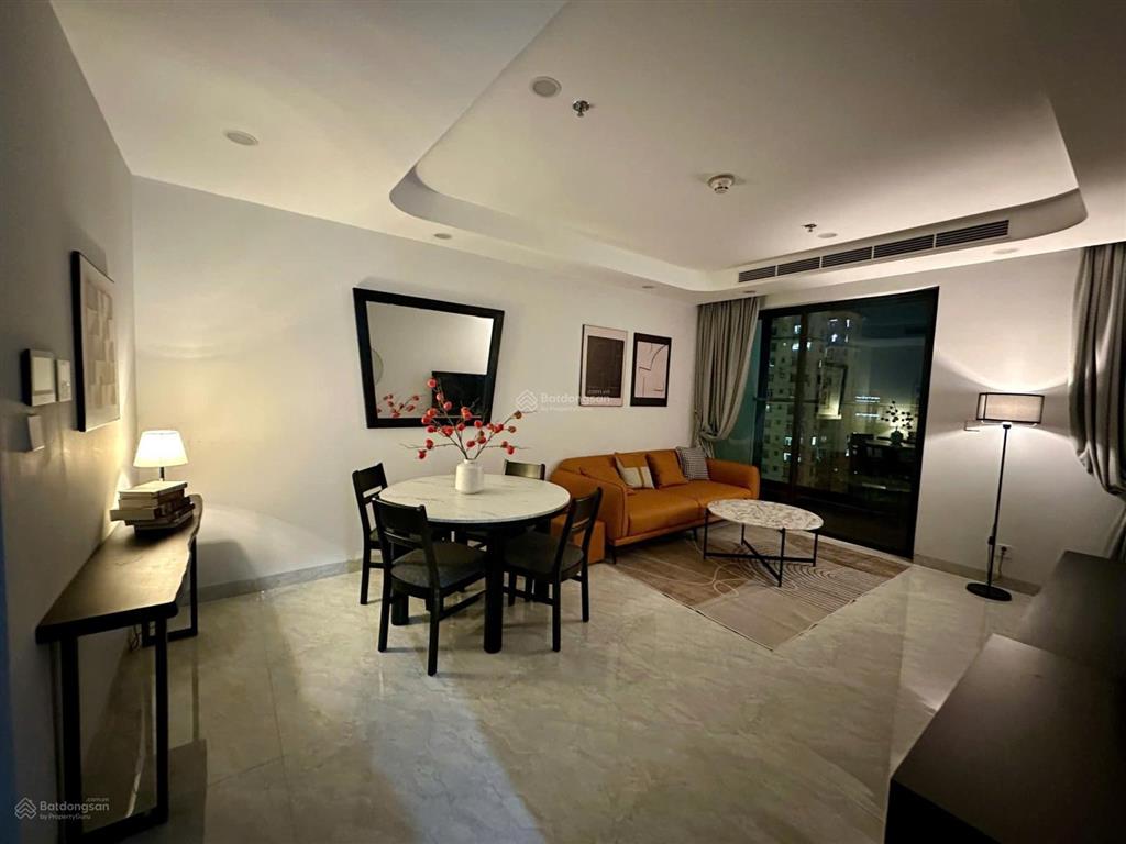 Cho thuê căn 2pn/ 95m2/ full đồ/ free dịch vụ t3/2027/ có slot ô tô/ giá 24tr/th/  0986 558 ***