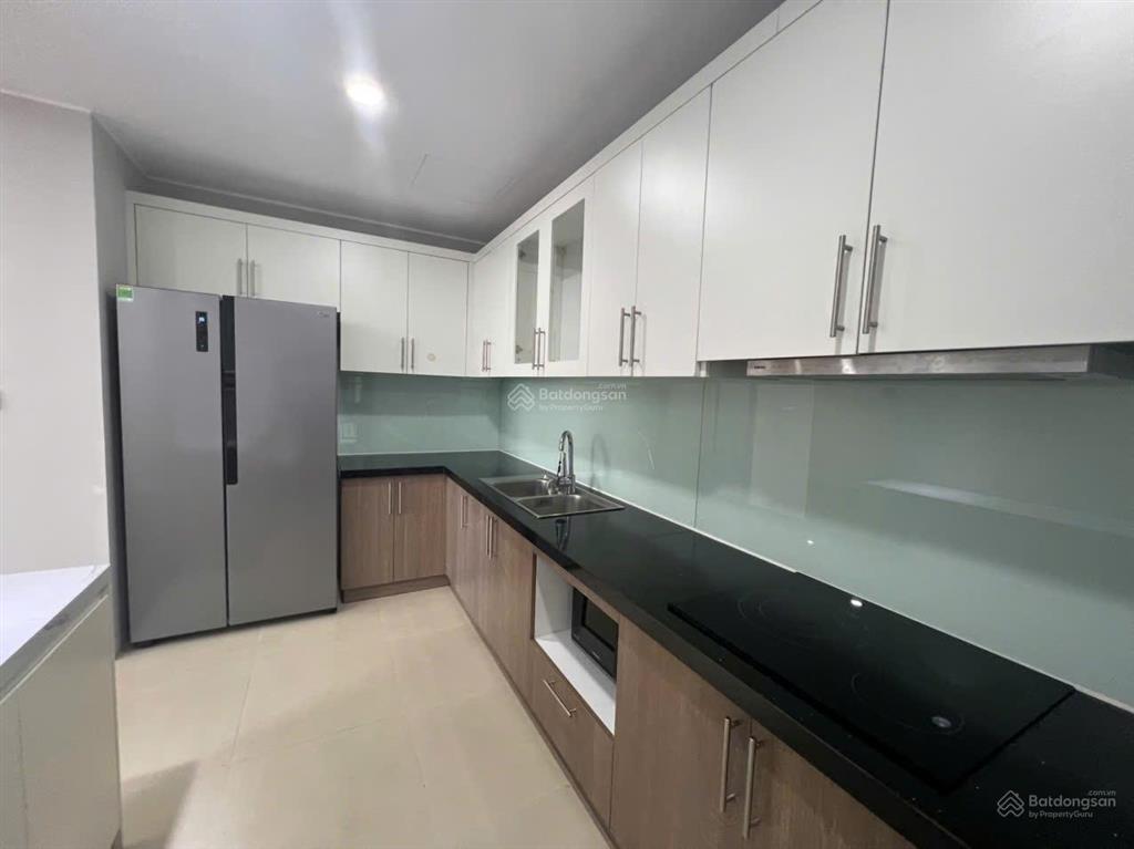 Cho thuê căn hộ 3pn/126m2 view hồ tây/full đồ/vào ngay/giá thuê 23tr/tháng/ 0986 558 ***