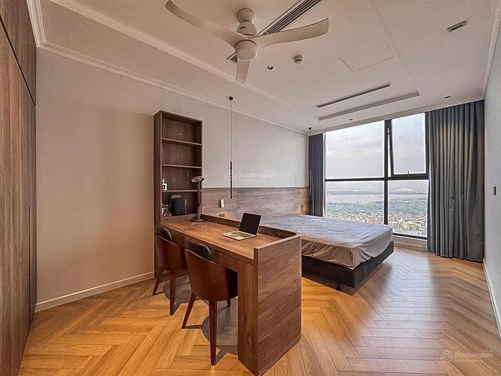 Bán căn 2pn/82m2 view sông hồng  cầu nhật tân/ full đồ/ có sổ/ giá 8,080 tỷ bp/  0986 558 ***