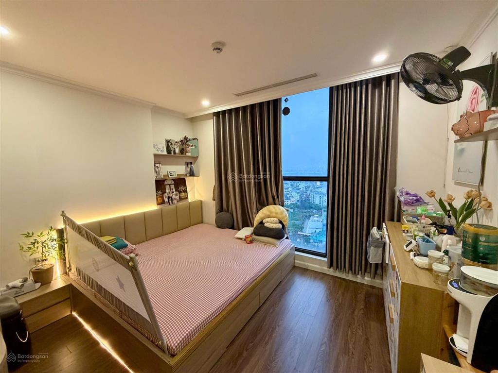 Bán căn 2pn/82m2 view sông hồng  cầu nhật tân/ full đồ/ có sổ/ giá 8,080 tỷ bp/  0986 558 ***