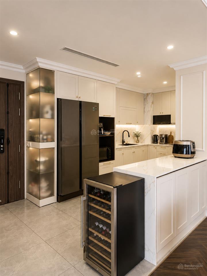 Bán căn góc 3pn/ 168m2 view hồ tây/ full đồ/ đã có sổ/ có slot ô tô/ giá bán 15.8 tỷ bao phí