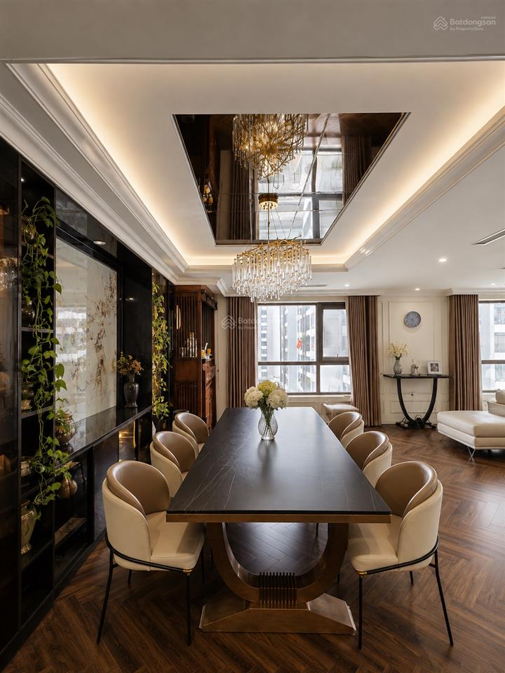 Bán căn góc 3pn/ 168m2 view hồ tây/ full đồ/ đã có sổ/ có slot ô tô/ giá bán 15.8 tỷ bao phí